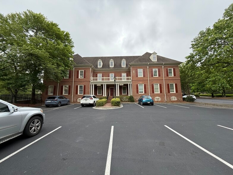 More Photos Of 3541 Habersham At Northlake, Tucker Office For Sale