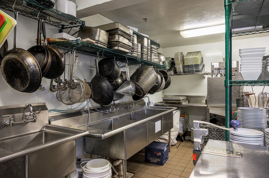 More Photos Of 19920 1st St, Hilmar Restaurant For Lease