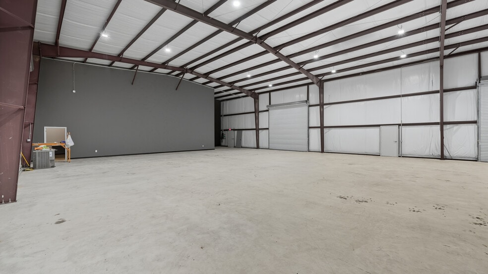 More Photos Of 5345 US 87, Stockdale Warehouse For Sale