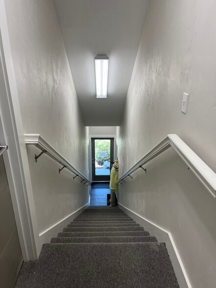 More Photos Of 212 NW 135th Way, Newberry Office For Lease