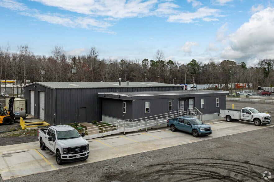 Primary Photo Of 4713 W Military Hwy, Chesapeake Truck Terminal For Lease