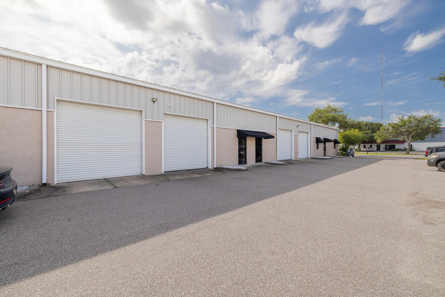More Photos Of 440 Roberts Rd, Oldsmar Warehouse For Sale