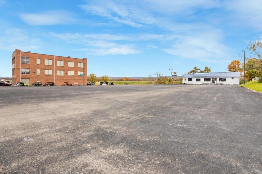More Photos Of 524 Mileground Rd, Morgantown Auto Dealership For Sale