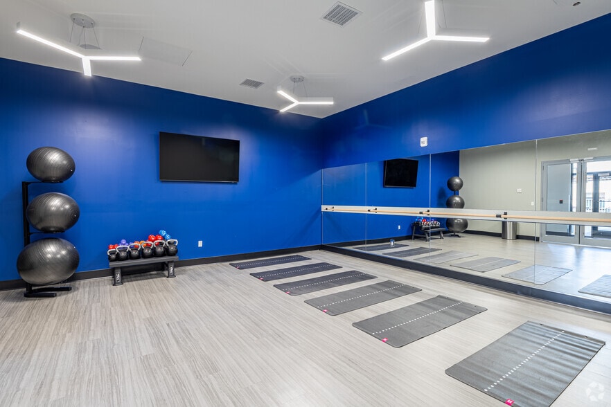 More Photos Of 620 Bloomfield Ave, Bloomfield Apartments For Lease