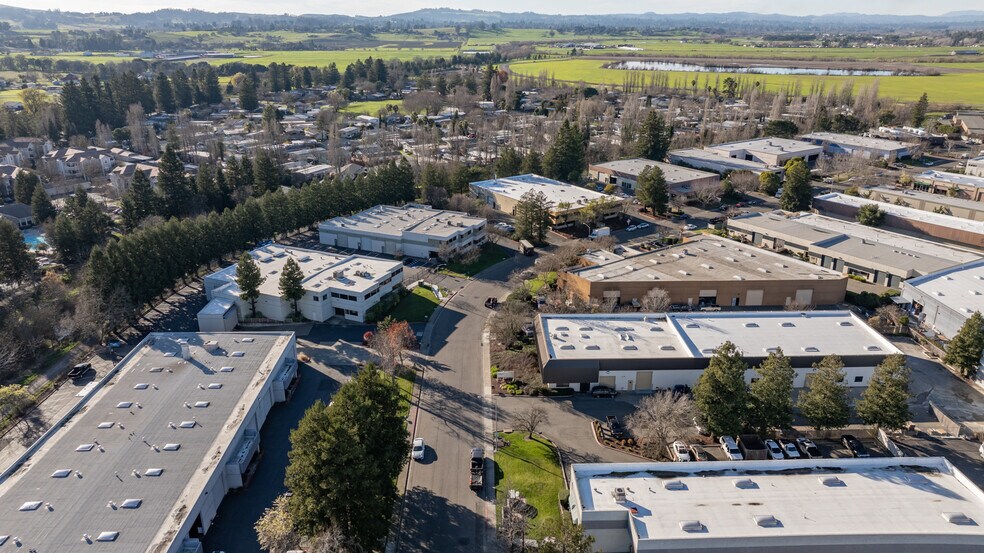 More Photos Of 522 Martin Ave, Rohnert Park Distribution For Lease