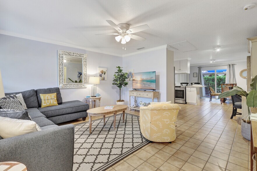 More Photos Of 1505 Coral Ave, Vero Beach Apartments For Sale