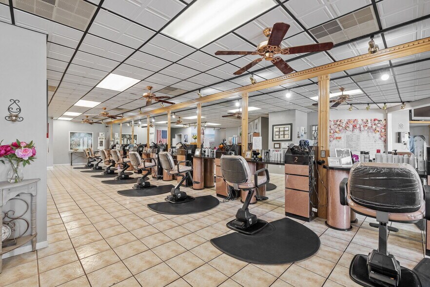 More Photos Of 605 W Baltimore St, Wilmington Storefront For Sale