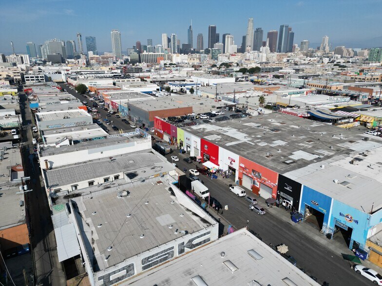More Photos Of 1154 E 11th St, Los Angeles Showroom For Sale