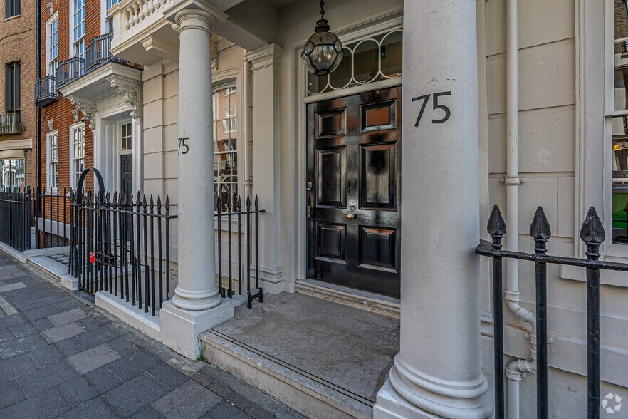 More Photos Of 75 Grosvenor St, London Coworking Space