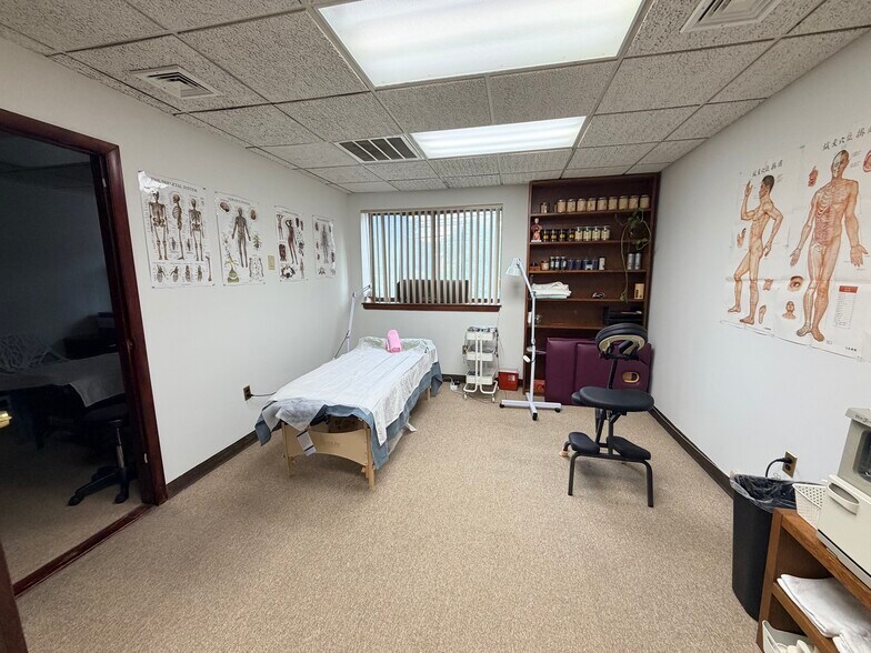 More Photos Of 2 Hillside Ave, Williston Park Medical For Lease