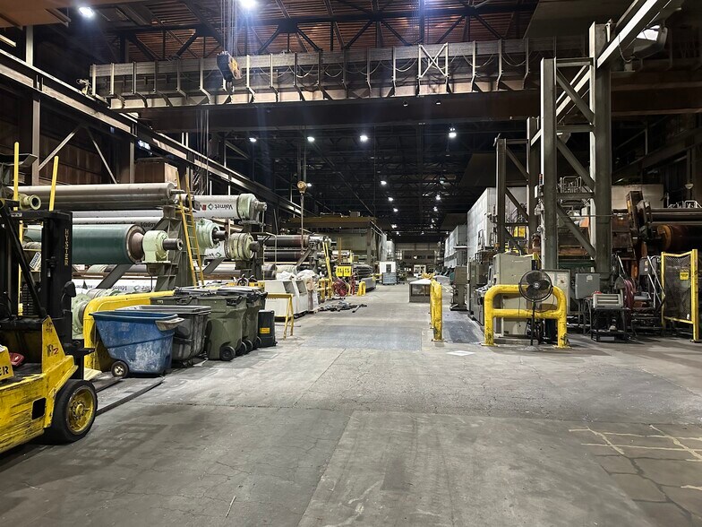 More Photos Of 300 Riley Rd, Jay Warehouse For Lease