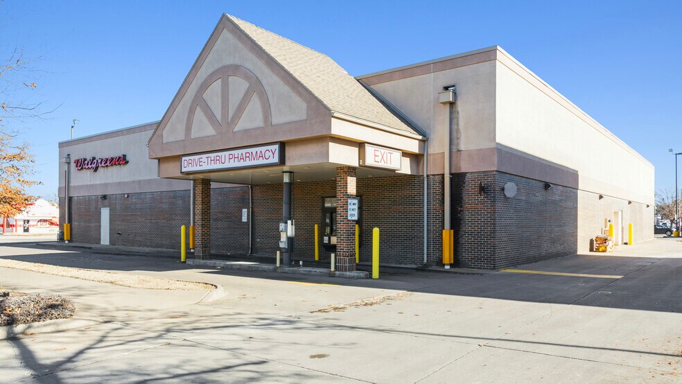 More Photos Of 1001 SW Topeka Blvd, Topeka Drugstore For Sale