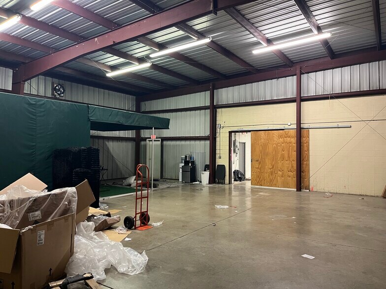 More Photos Of 1430 W Kearney St, Springfield Freestanding For Sale