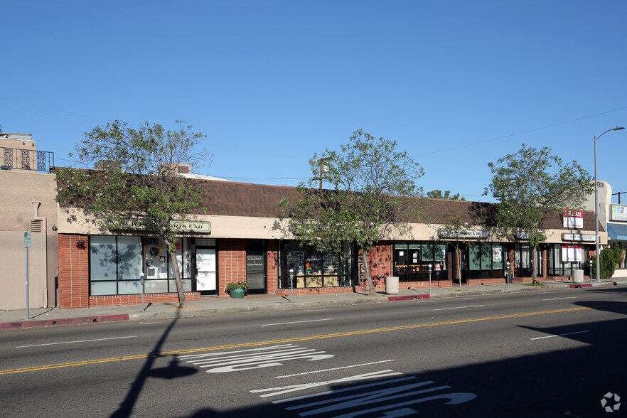 More Photos Of 2821-2835 S Robertson Blvd, Los Angeles Freestanding For Lease