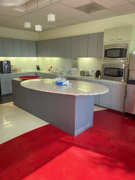 More Photos Of 2050 N Greenville Ave, Richardson Office For Sale