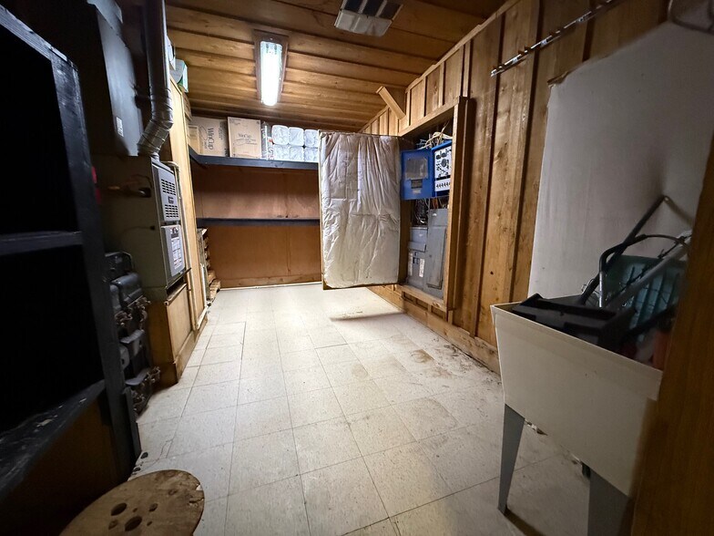 More Photos Of 27971 OK-50, Freedom Convenience Store For Sale