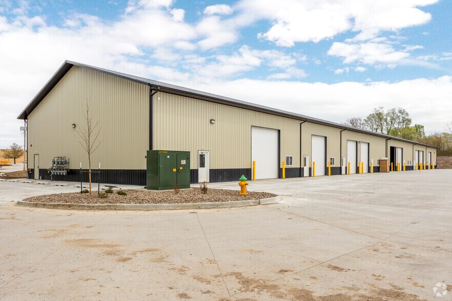 More Photos Of 1605 51st Ave, Des Moines Industrial For Lease