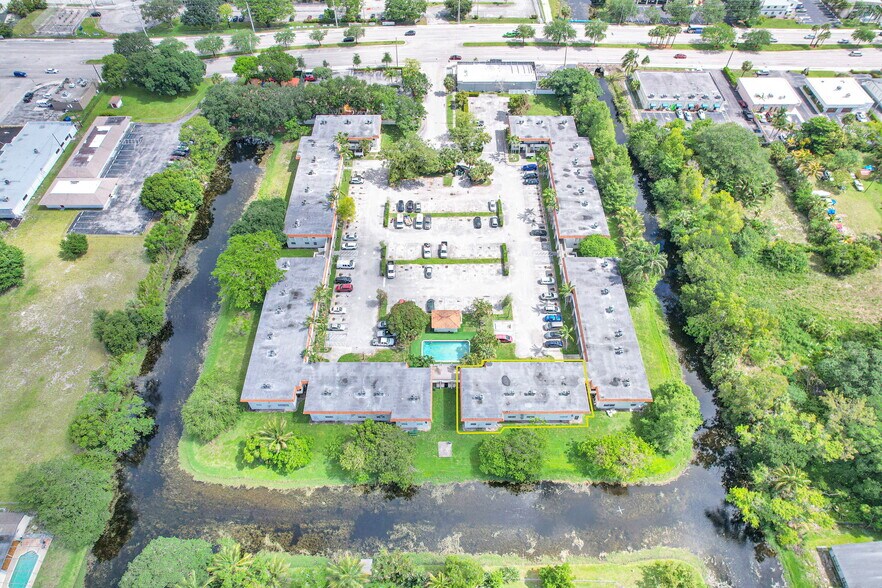 More Photos Of 400 NW 65th Ave, Margate Apartments For Sale