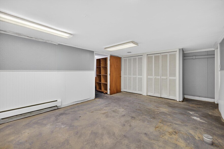 More Photos Of 21 Main St, Hamburg Storefront Retail Office For Sale