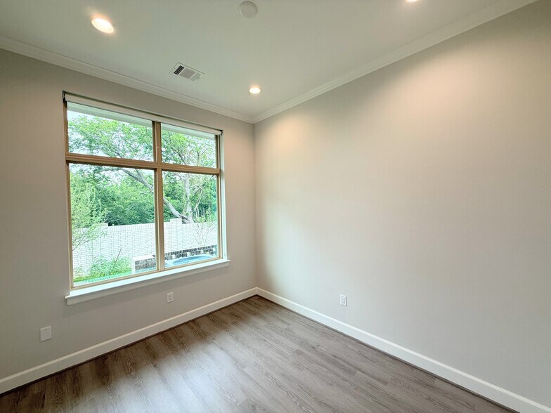 More Photos Of 2120 Prairie Dr, Prosper Medical For Sale