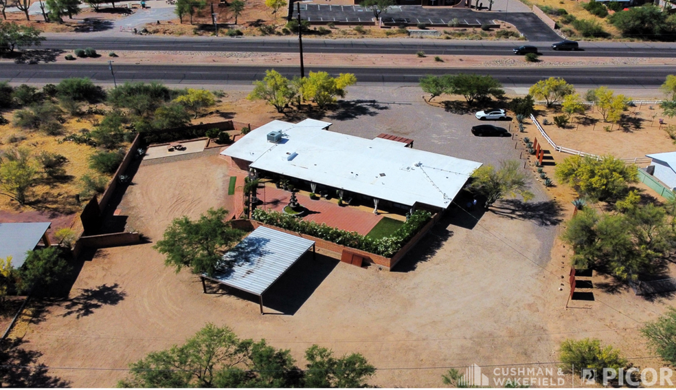 More Photos Of 1102 W Ina Rd, Tucson Light Distribution For Sale