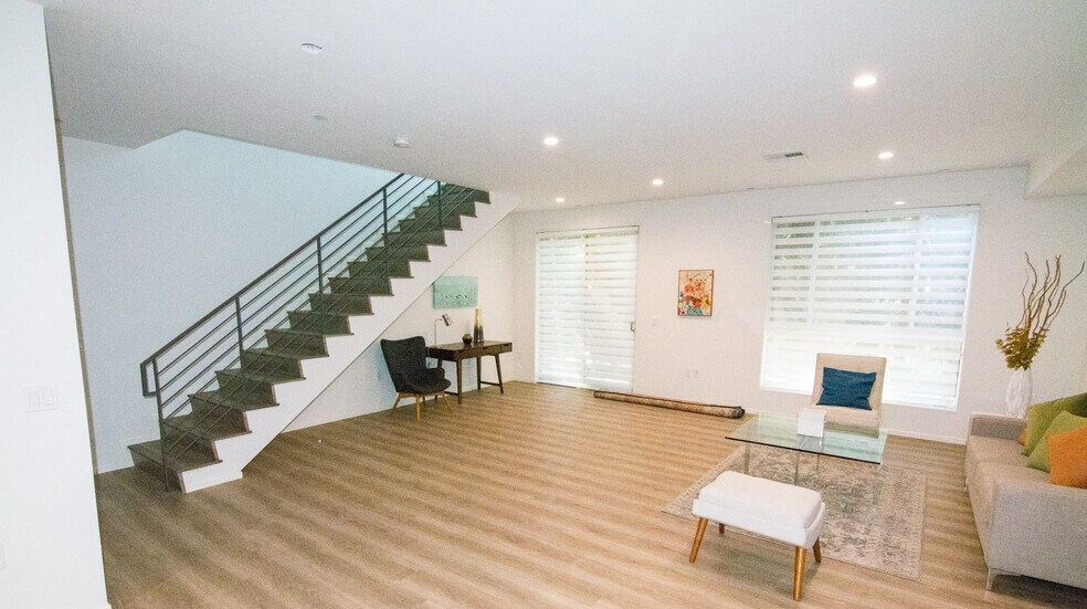 More Photos Of 2006 S Corning St, Los Angeles Apartments For Sale
