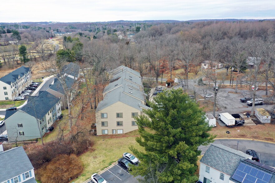 More Photos Of 9426 Stewartown Rd, Gaithersburg Office For Sale