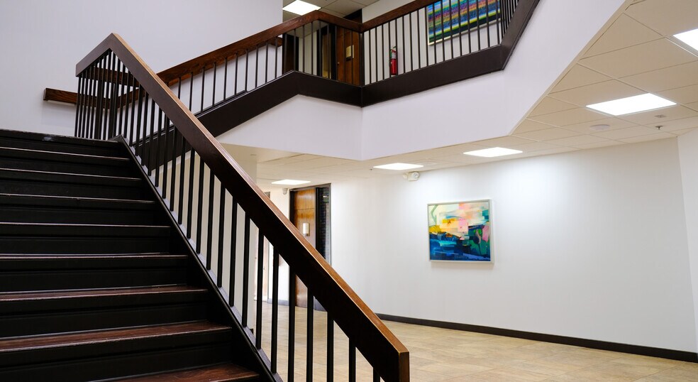 More Photos Of 1810 Craig Rd, Saint Louis Office For Lease