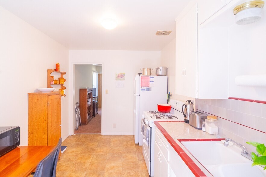 More Photos Of 3139 Reynard Way, San Diego Apartments For Sale