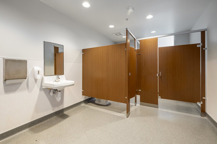 More Photos Of 480 N 1st St, San Jose Office For Sale