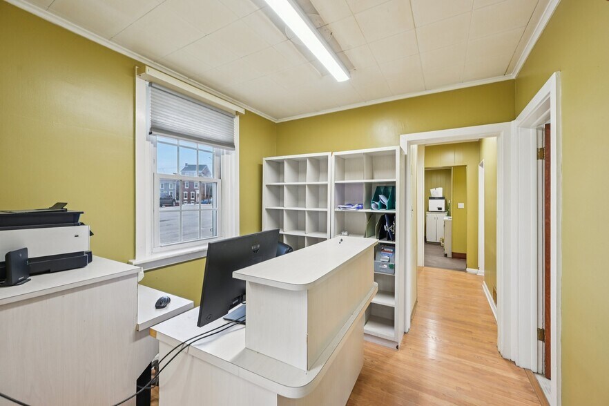 More Photos Of 306 E 4th St, Bridgeport Medical For Lease