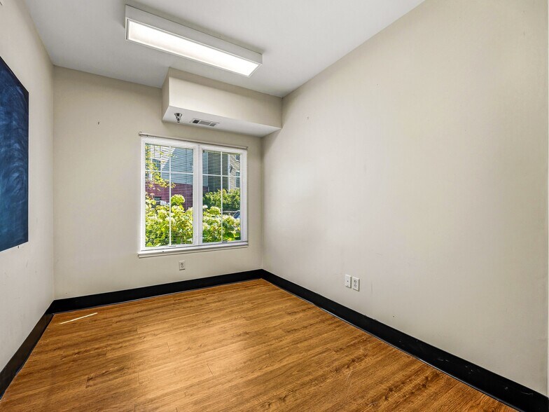 More Photos Of 64 Clingman Ave, Asheville Office For Sale
