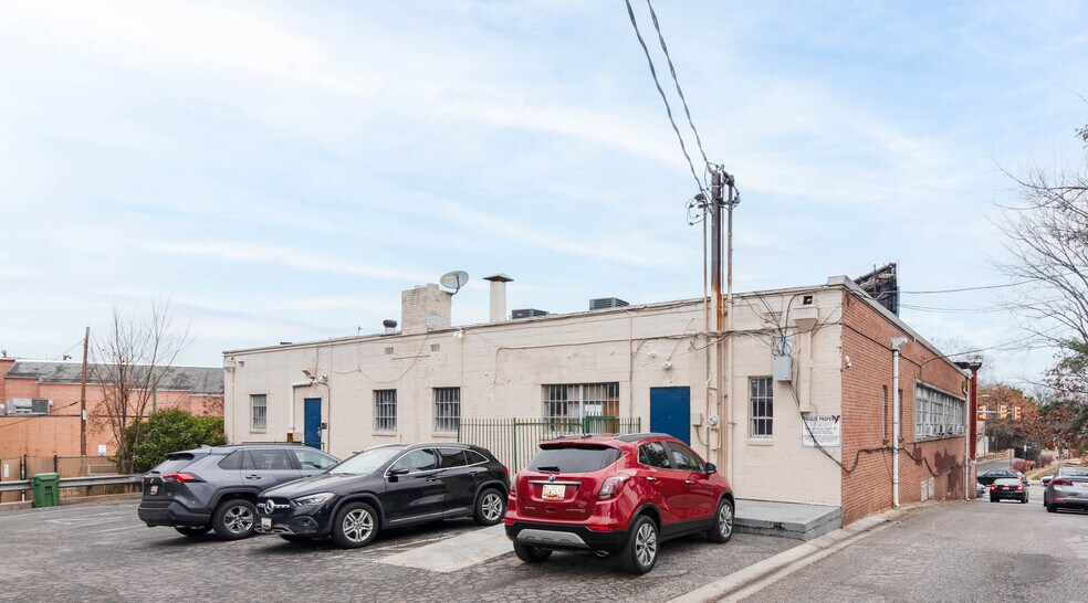 More Photos Of 5900 York Rd, Baltimore Storefront Retail Office For Sale