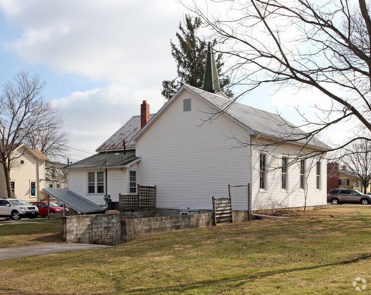 More Photos Of 50 W Olentangy St, Powell General Retail For Sale