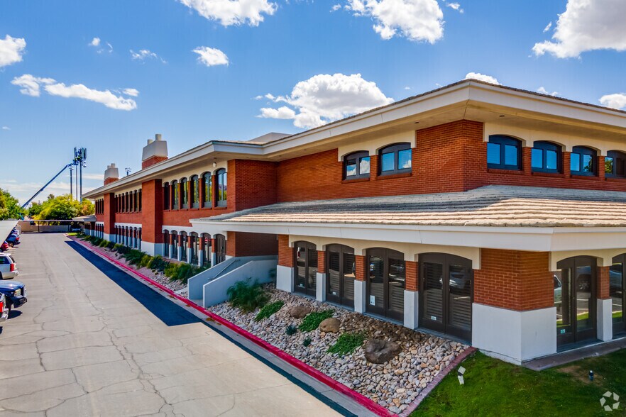 More Photos Of 4645-4647 N 32nd St, Phoenix Office For Sale