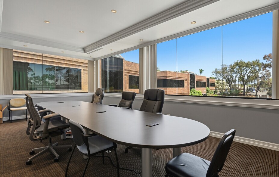 More Photos Of 6610 Flanders Dr, San Diego Medical For Sale