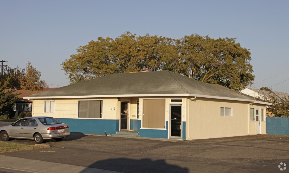 More Photos Of 912 N Texas St, Fairfield Office Residential For Sale