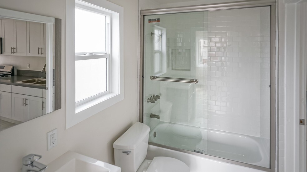 More Photos Of 2221 Griffin Ave, Los Angeles Apartments For Sale