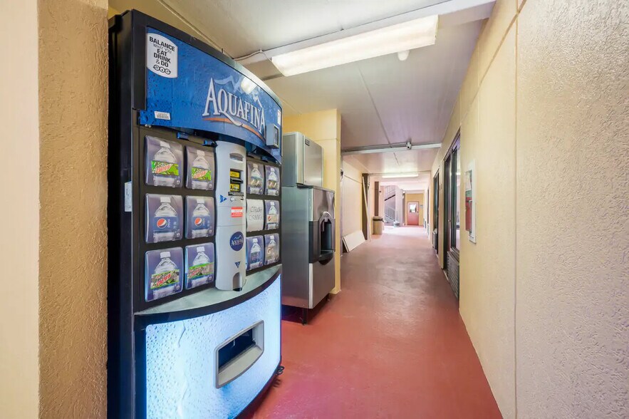 More Photos Of 2015 Military Rd, Columbus Hotel For Sale