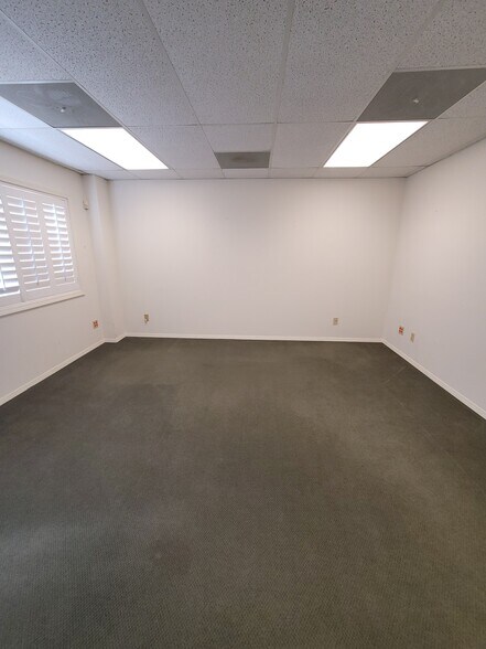 More Photos Of 220 E Clark Ave, Santa Maria Office For Lease