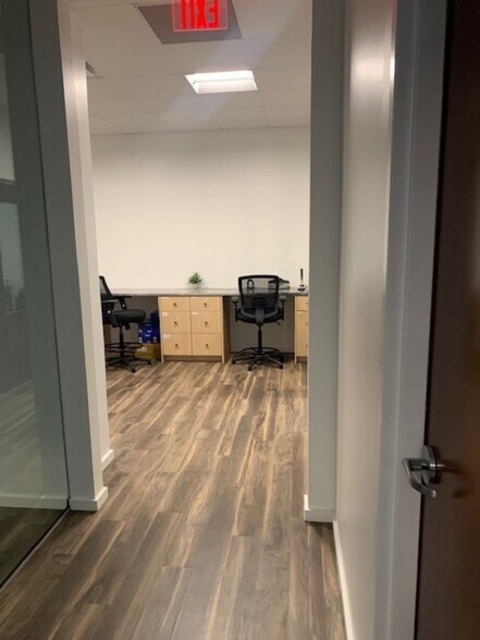 More Photos Of 1951 SR 426 W, Oviedo Office For Lease