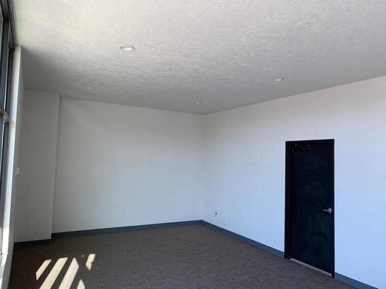 More Photos Of 1409 Lauren Ln, Caldwell Warehouse For Sale