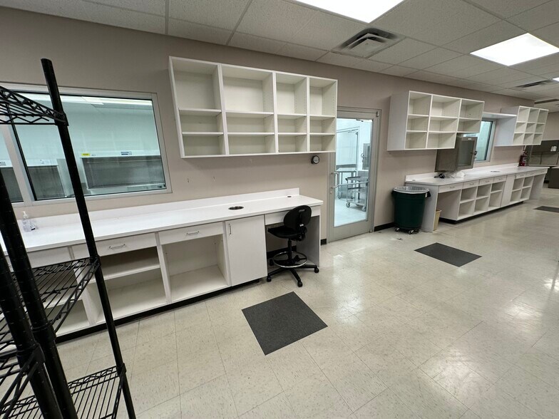 More Photos Of 6523 Teamwork Trl, Corpus Christi Warehouse For Lease