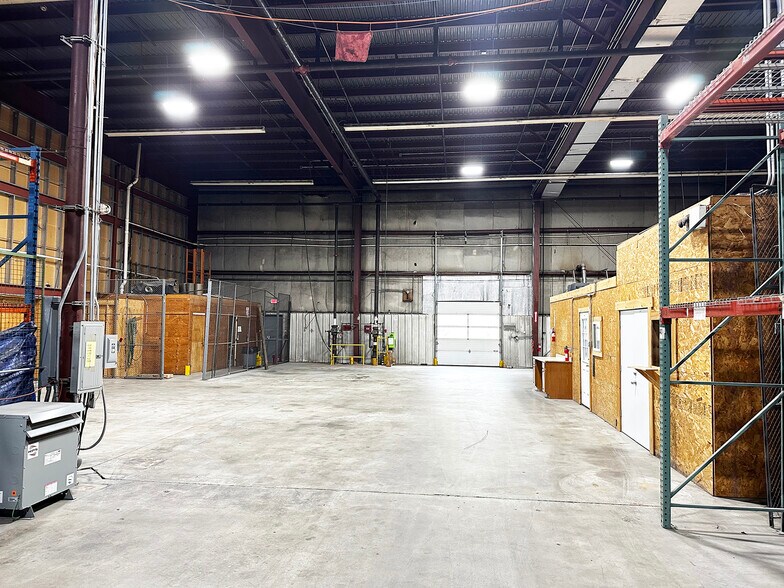 More Photos Of 425 Washington St, Claremont Warehouse For Lease