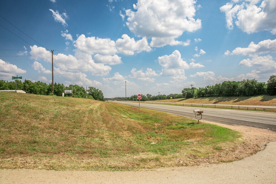 More Photos Of 30 Red Tip Ln, Brenham Land For Sale