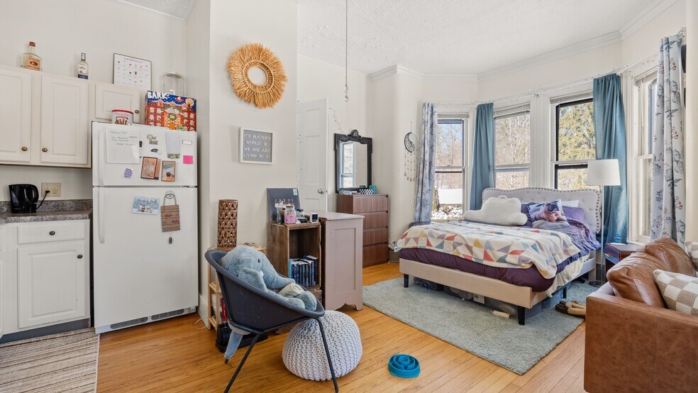 More Photos Of 465 Chapel St, Lee Apartments For Sale