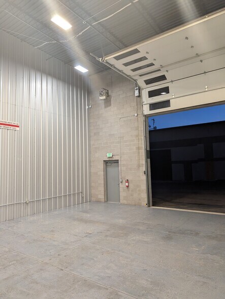 More Photos Of 1925 Deer Creek, Monument Showroom For Lease