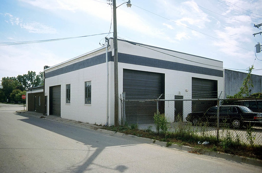 More Photos Of 31716 Eight Mile Rd, Farmington Hills Warehouse For Lease