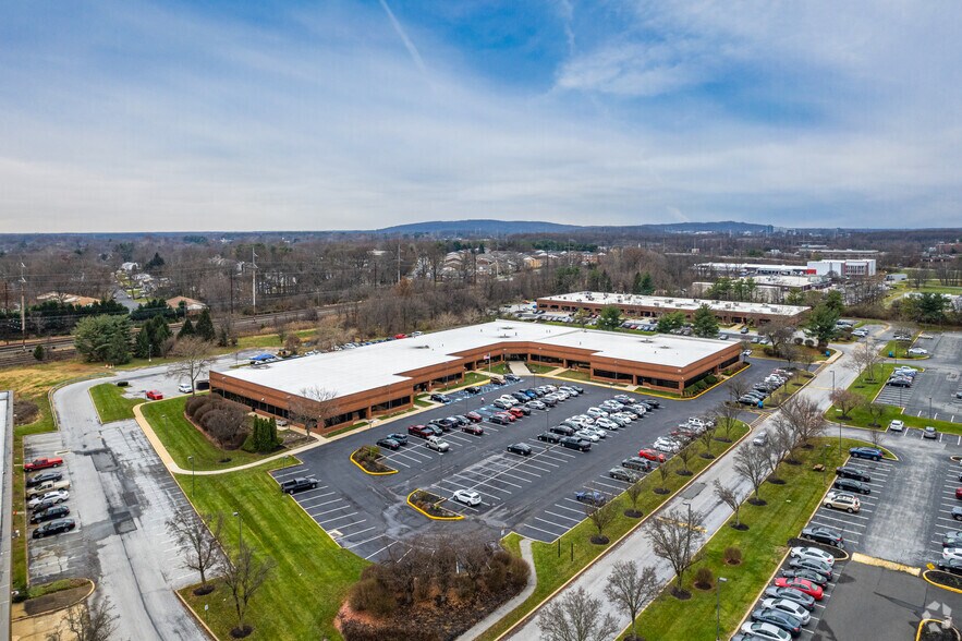 More Photos Of 100 White Clay Center Dr, Newark Unknown For Lease