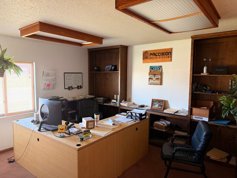 More Photos Of , Moorhead Unknown For Sale